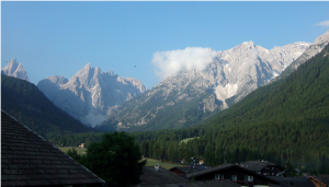 SESTO – MOOS – vue sur le Val Fiscalina – au fond, Croda dei Toni (3.094 m)