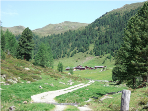 Hameau de Hochsenfelder Alm (2.014 m), et col du Grübl Scharte (2.394 m)