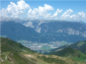 depuis le Kellerjoch Hütte (2.237 m), chaîne des Karwendel Gebirge – Schwaz (536 m)