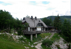 Refuge Merjasec, dans la station de Vogel (1.535 m)