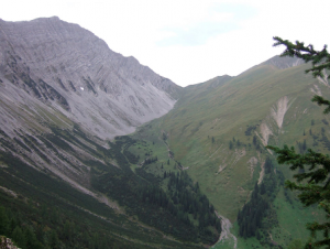 Col Sommerbergjöchle (2.001 m) vu depuis Wolfratshauser Hütte