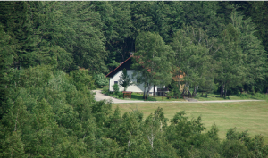 Refuge Planinska Koca na Ermanovcu – 968 m – fermé en semaine